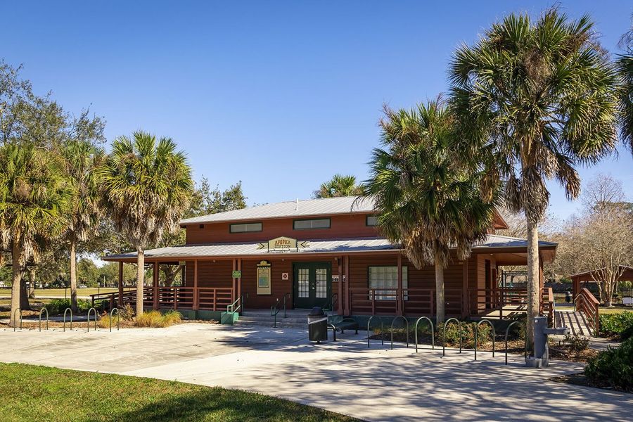 Image 25 of the Hidden Lake Townhomes community in Apopka, FL.