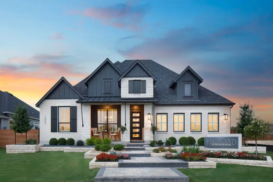 Front exterior of a home in the Ridge Crossing community, located in Waxahachie, TX (Image 5).