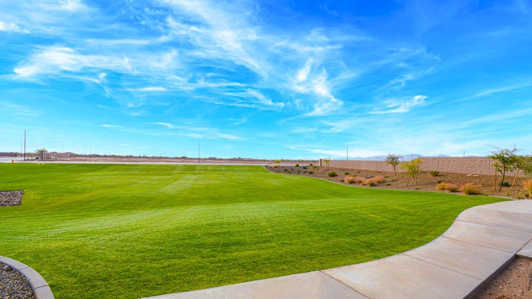 Natural surroundings and green spaces near Mason Ranch in Surprise, AZ (Image 30).