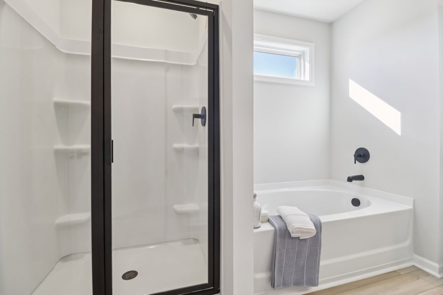 Makenzie II - Primary Bath
