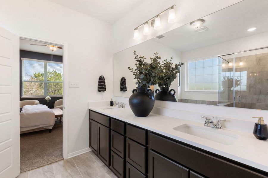Furnished interior in a model home at Three Creeks in Belton (Image 9).