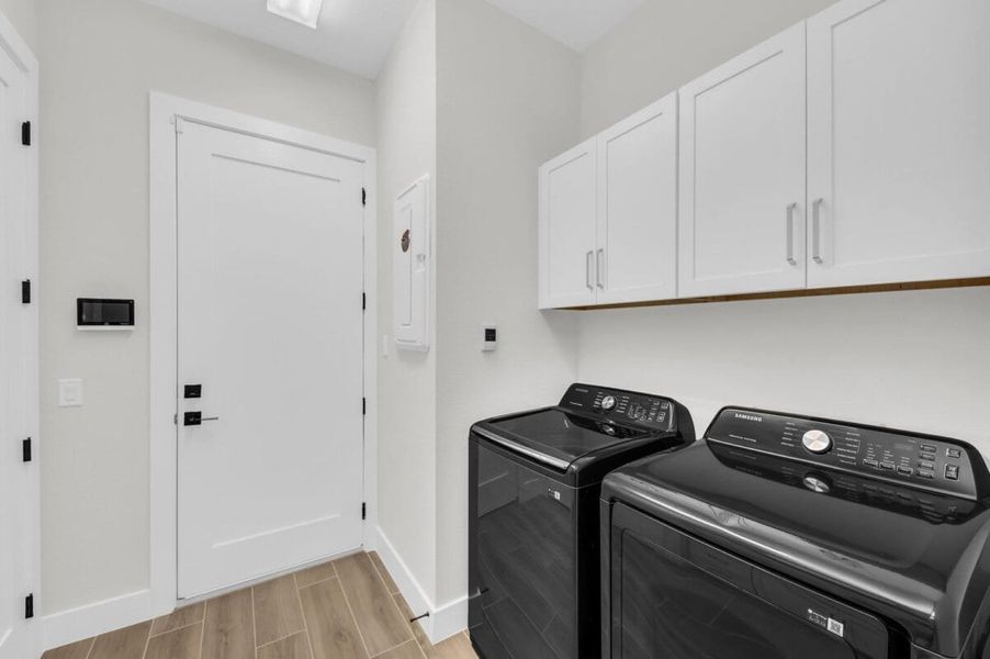 Furnished interior in a model home at Artisan at Watercolor Place in Bradenton (Image 183).