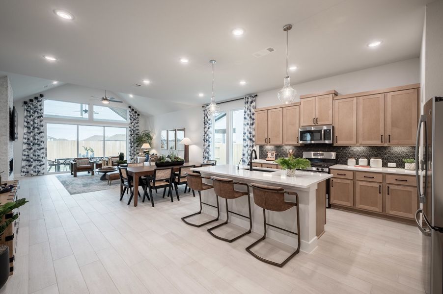 Furnished interior in a model home at Oakhill Reserve in Tomball (Image 4).