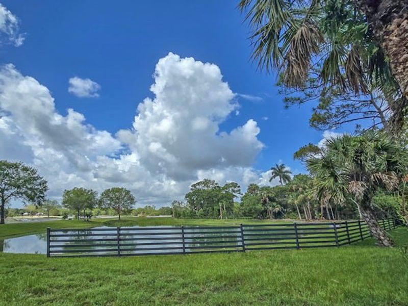 Natural surroundings and green spaces near Raven's Landing in Vero Beach, FL (Image 37).
