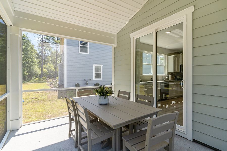 Exterior details of a home in Waterbridge, Myrtle Beach (Image 42).