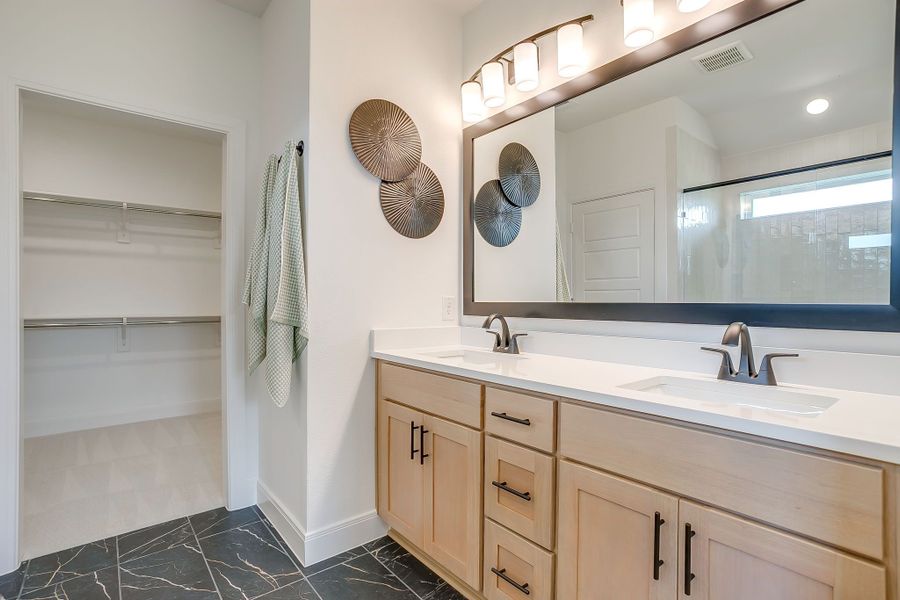 Furnished interior in a model home at Creekside in Royse City (Image 54).