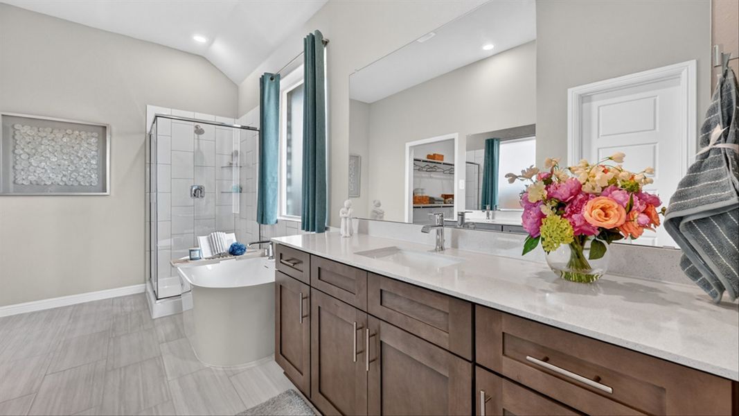 Furnished interior in a model home at Lakeview Pointe in Grand Prairie (Image 37).