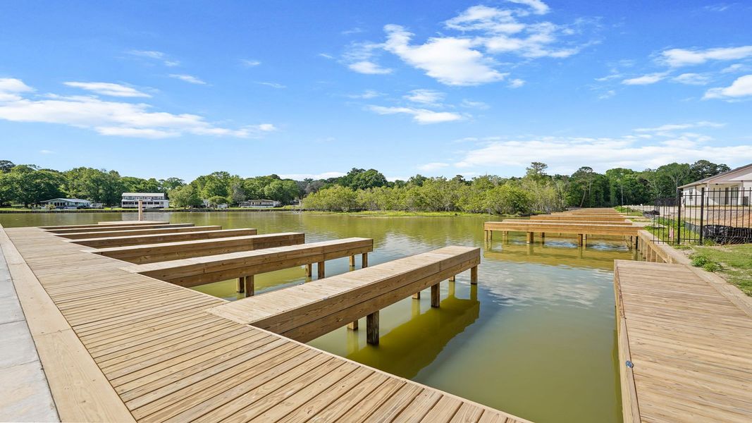 Community amenity available to residents of Lake Conroe Cove in Willis (Image 9).