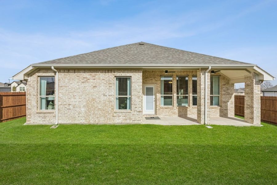 Exterior details of a home in Arcadia Trails, Balch Springs (Image 3).
