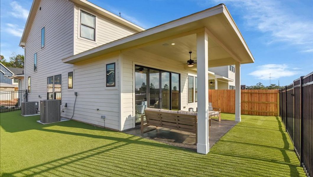Front exterior of a home in the Summer Place  35' community, located in Montgomery, TX (Image 15).