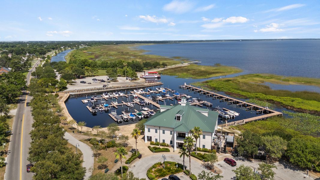Crabby’s on the Lakefront St. Cloud favorite - lakefront dining near Lakefront Park near DRB Homes Cyrene at Harmony. Crabby’s on the Lakefront St. Cloud favorite - lakefront dining near Lakefront Park near DRB Homes Cyrene at Harmony.