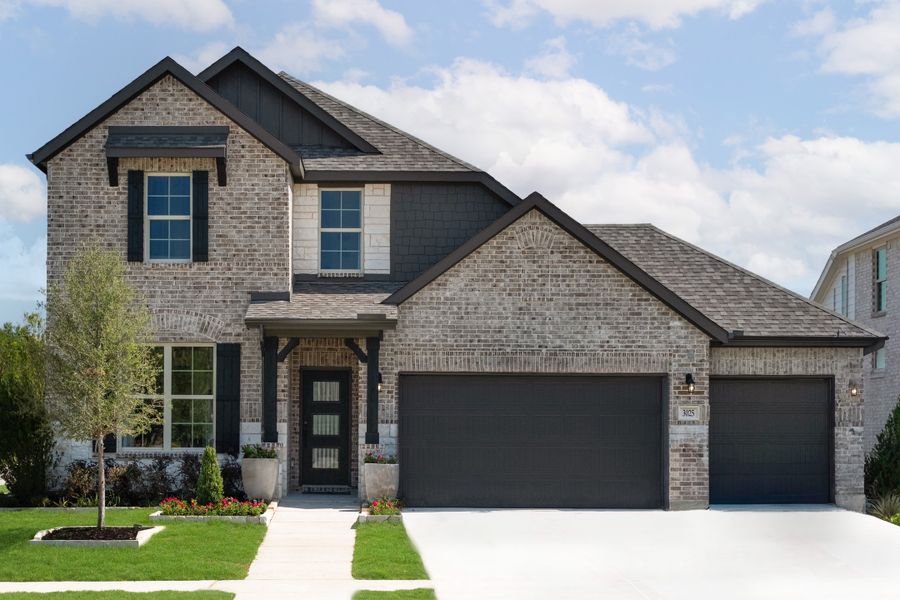 Front exterior of a home in the Verandah community, located in Royse City, TX (Image 4).