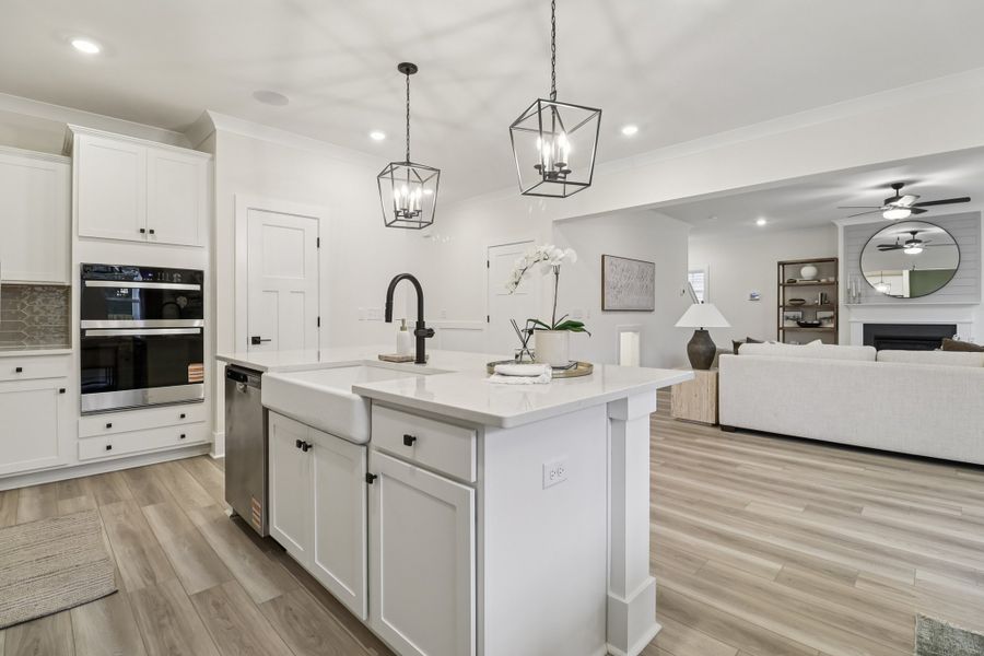 Bradley II - Kitchen