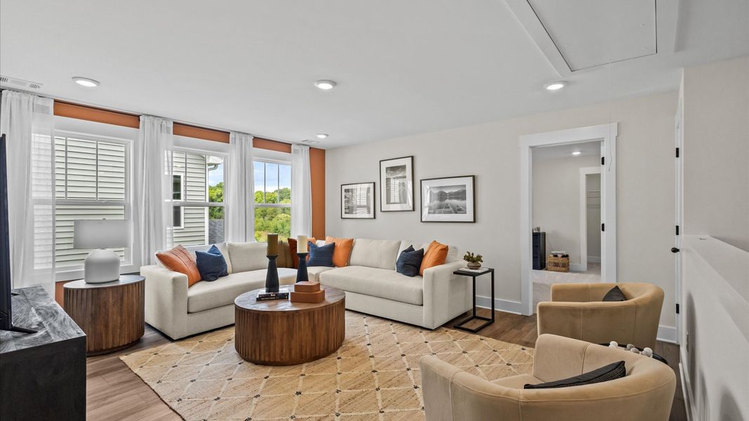 Functional loft with tasteful hardwood floors and exceptional natural light Functional loft with tasteful hardwood floors and exceptional natural light