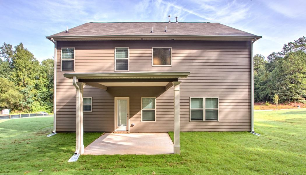 Exterior details of a home in Westbury, Griffin (Image 4).