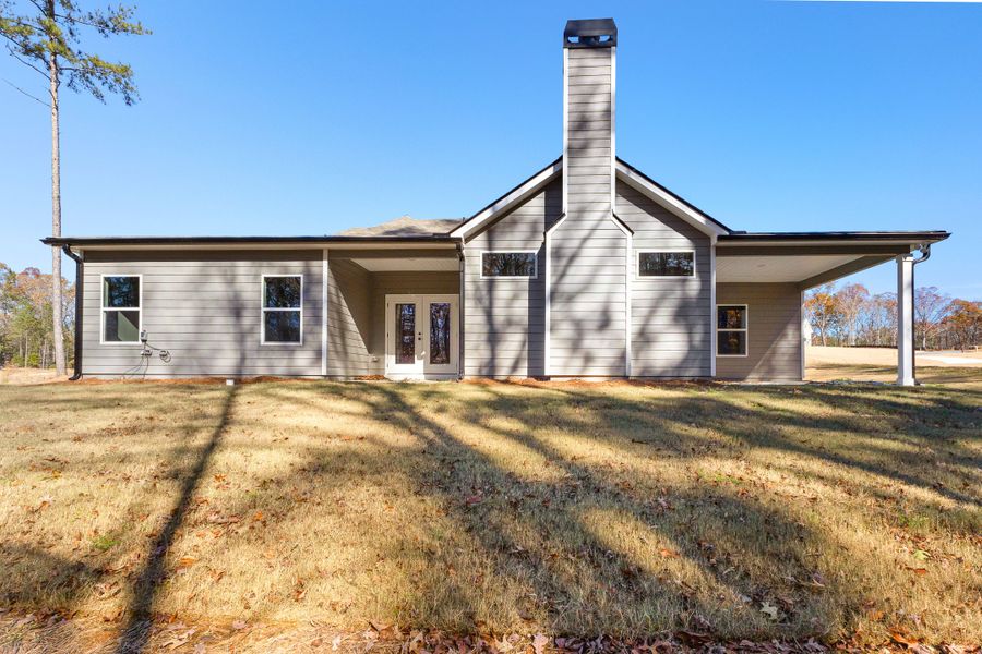 Exterior details of a home in Deer Creek, Moreland (Image 4).