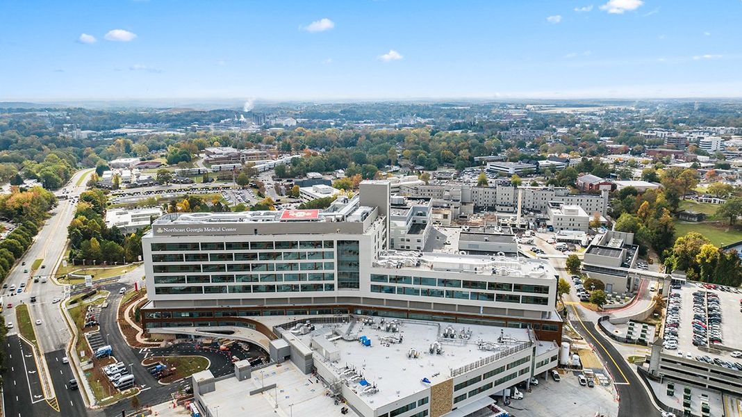 Condo located in Falcon Landing, Gainesville, highlighting architectural design (Image 2).