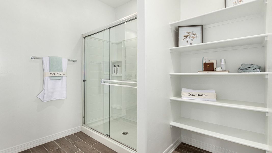 Furnished interior in a model home at Sahuarita Acres in Sahuarita (Image 28).