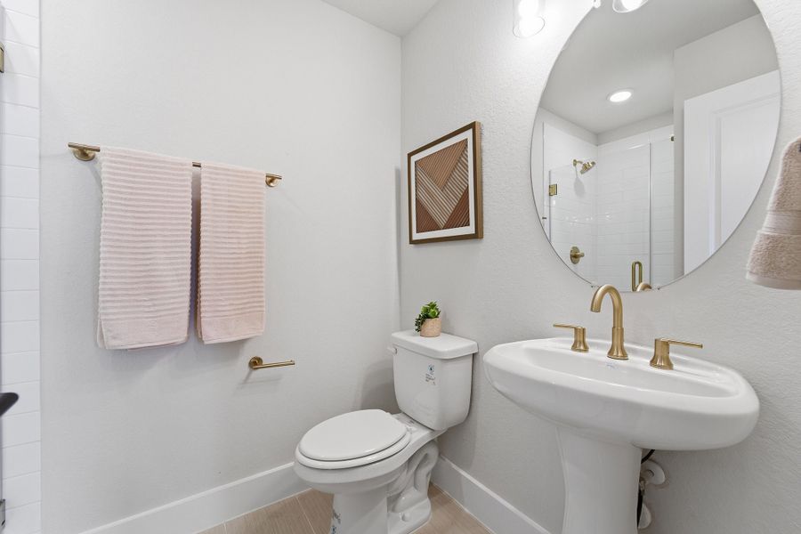 Furnished interior in a model home at Hickory Ridge Estates in Elmendorf (Image 37).