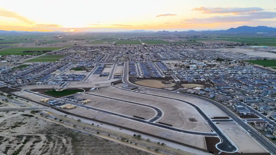 Site preparation and early development at El Cidro in Goodyear, AZ (Image 38). Site preparation and early development at El Cidro in Goodyear, AZ (Image 38).