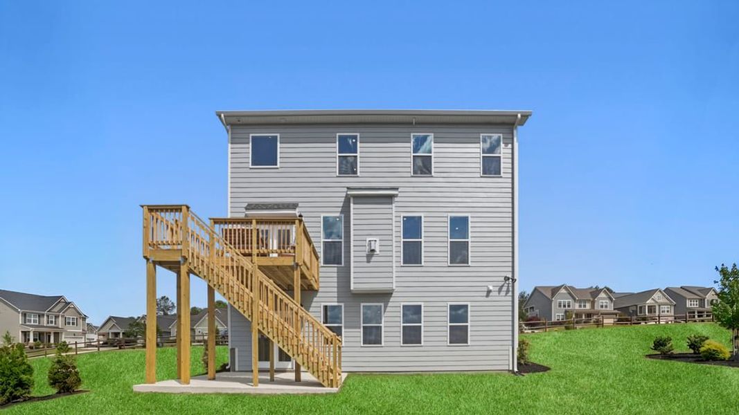 Exterior details of a home in Sunset Summits, Spartanburg (Image 9).