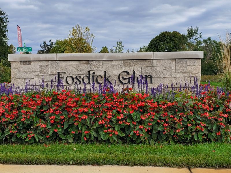 Entrance to the Fosdick Glen of Saline community in Saline, MI, featuring signage and landscaping (Image 7). Entrance to the Fosdick Glen of Saline community in Saline, MI, featuring signage and landscaping (Image 7).