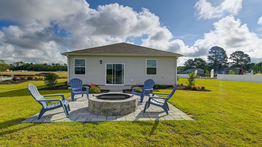 Front exterior of a home in the Mulberry Landing community, located in Orangeburg, SC (Image 9).