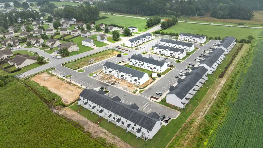 Image 39 of the Laurel Ridge community in Greenville, NC.