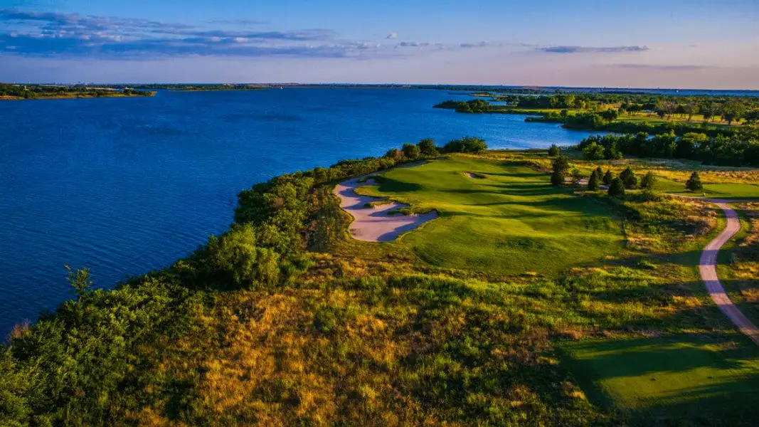 Natural surroundings and green spaces near The Tribute in The Colony, TX (Image 31).
