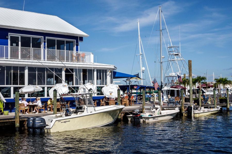 Port Salerno, Dine & Dock