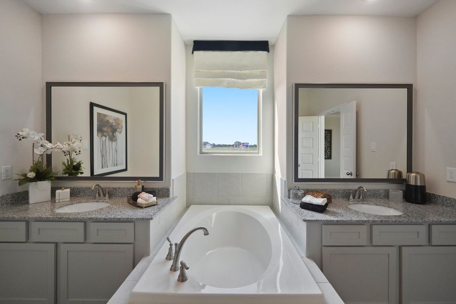 Blue Jays Landing Model Home - Madison Floorplan - Primary Bathroom Blue Jays Landing Model Home - Madison Floorplan - Primary Bathroom