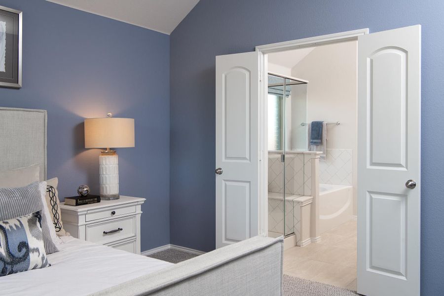 Primary Bedroom to Bathroom | Concept 1912 at Summer Crest in Fort Worth, TX by Landsea Homes