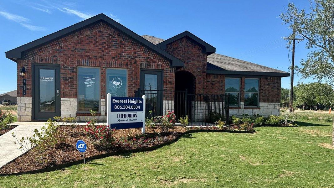 Front exterior of a home in the Everest Heights community, located in Lubbock, TX (Image 1). Front exterior of a home in the Everest Heights community, located in Lubbock, TX (Image 1).