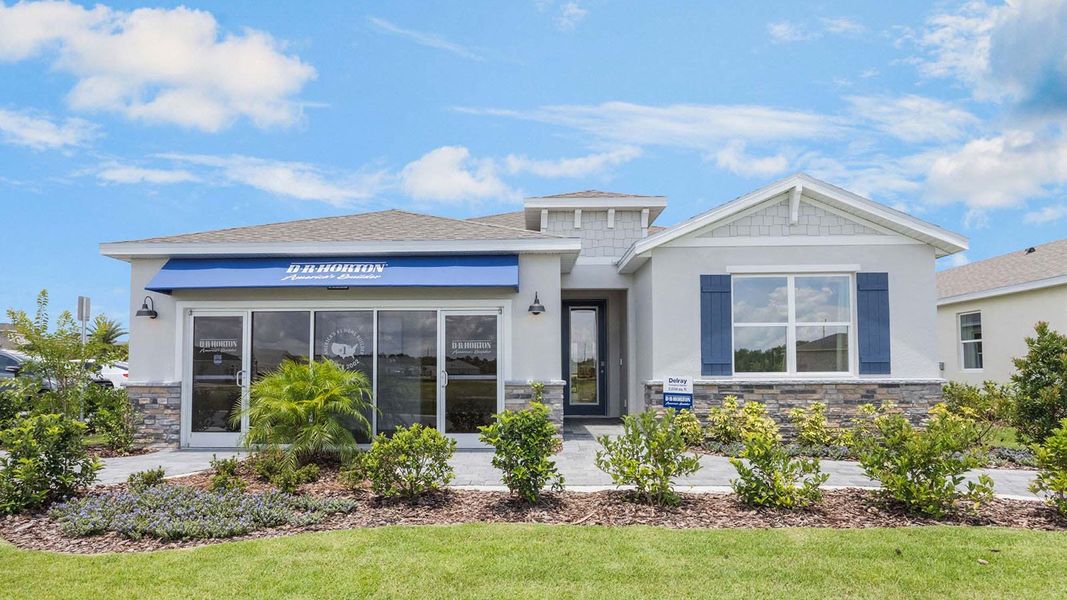 Front exterior of a home in the Lakes of Mount Dora community, located in Mount Dora, FL (Image 3).