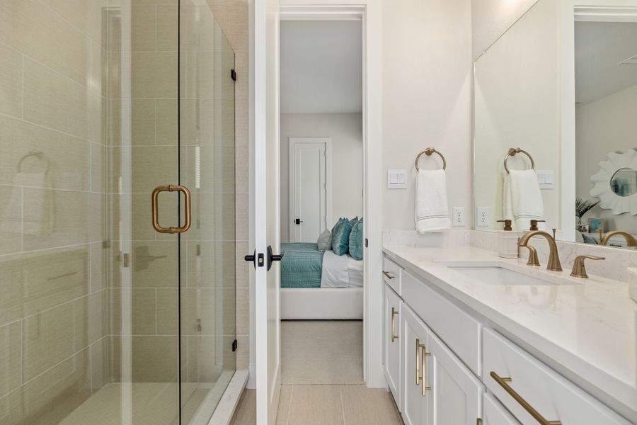 Plan 1640 Secondary Bathroom - Mosaic 60s Model - Photo by American Legend Homes