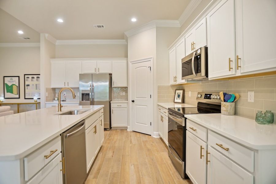 Hammock Bay - Freeport, FL - DSLD Homes - Comstock III G - Model Home - Kitchen
