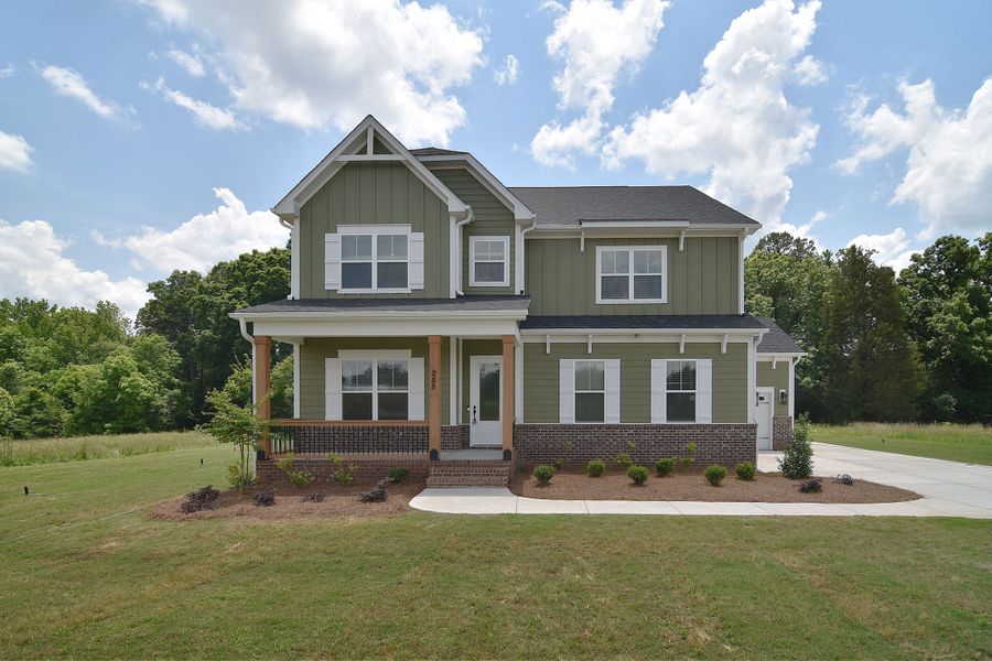 Front exterior of a home in the Edmunds Farm community, located in Clover, SC (Image 2). Front exterior of a home in the Edmunds Farm community, located in Clover, SC (Image 2).