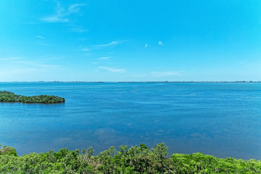 Natural surroundings and green spaces near Legends Bay in Bradenton, FL (Image 37).