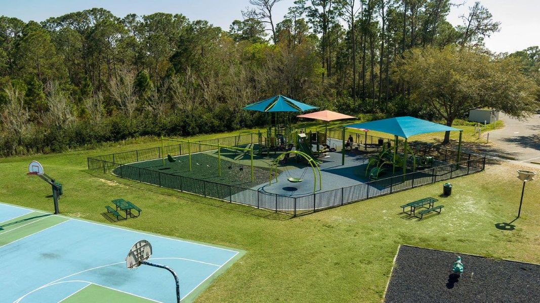 Community amenity available to residents of Sun N Lake in Sebring (Image 12).