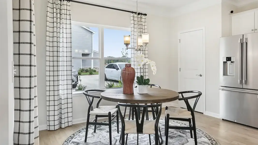 The Braselton II Dining Area | Pineworth Landing | Macon, GA