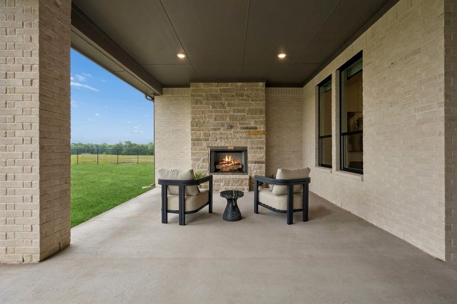 Exterior details of a home in Discovery Lakes, Rockwall (Image 4).