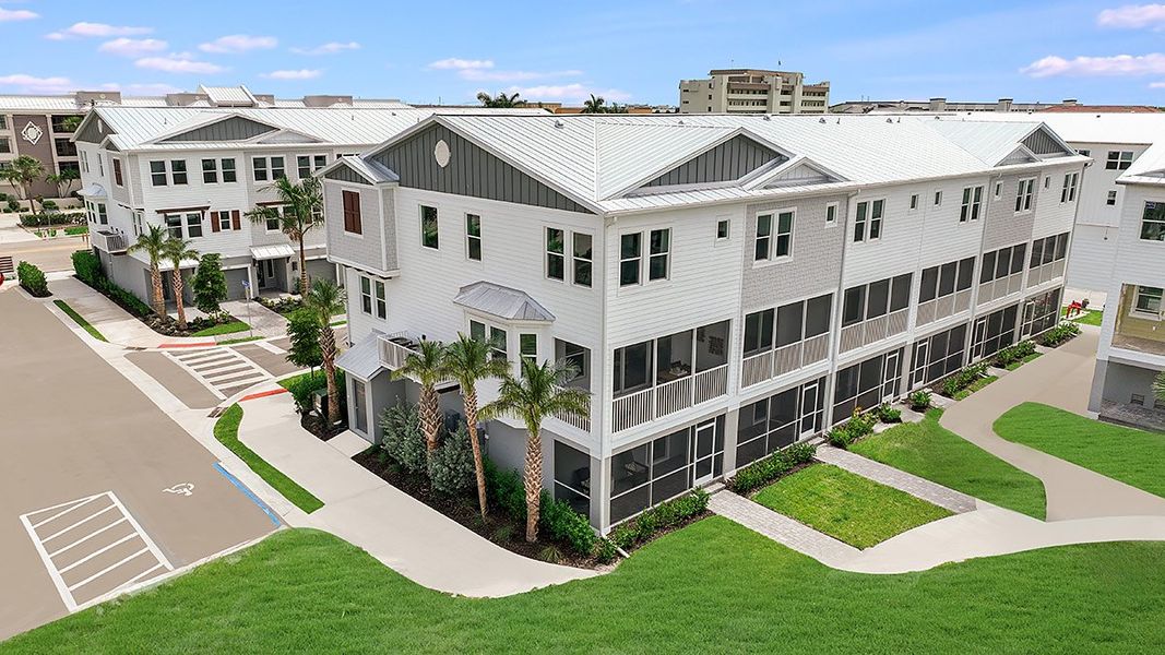 Condo located in Seahaven, Punta Gorda, highlighting architectural design (Image 4).