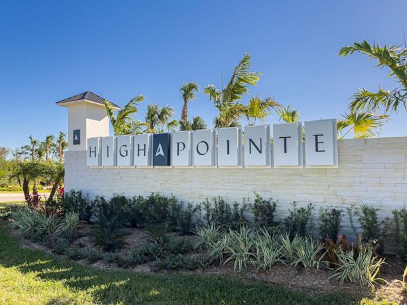 Entrance to the High Pointe community in Vero Beach, FL, featuring signage and landscaping (Image 2).