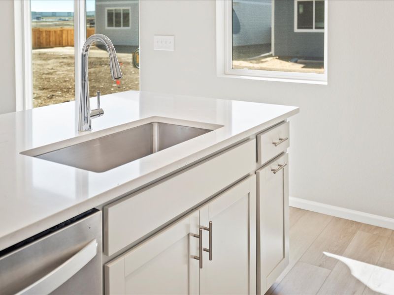 DEN_Buffalo-Highlands_Silversage_Kitchen-Island_D_9061-Quintero-St