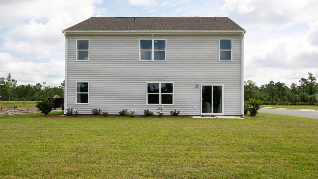 Exterior details of a home in Eagle Creek, Bolivia (Image 3).