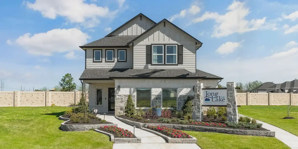 Front exterior of a home in the Grand Oaks Village community, located in Houston, TX (Image 1). Front exterior of a home in the Grand Oaks Village community, located in Houston, TX (Image 1).