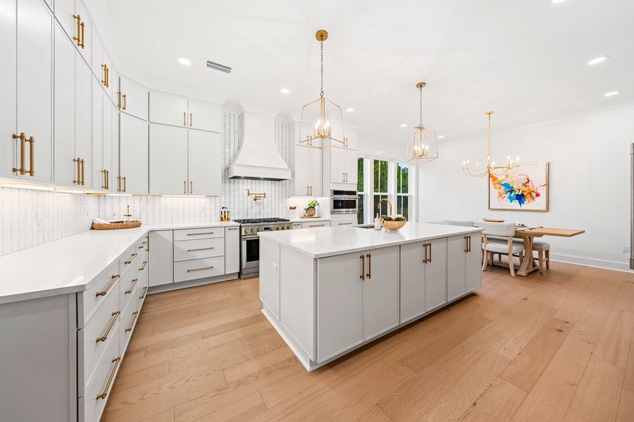 Steamboat Landing - Freeport, FL - Salt & Pine Luxury Homes - DSLD Homes - Brentwood II H - Kitchen