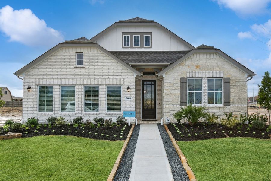 Front exterior of a home in the The Commons at Sedona community, located in League City, TX (Image 4).