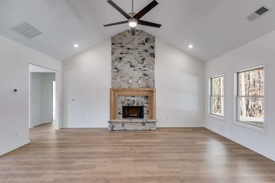 Furnished interior in a model home at Liberty Station in Bremen (Image 20).
