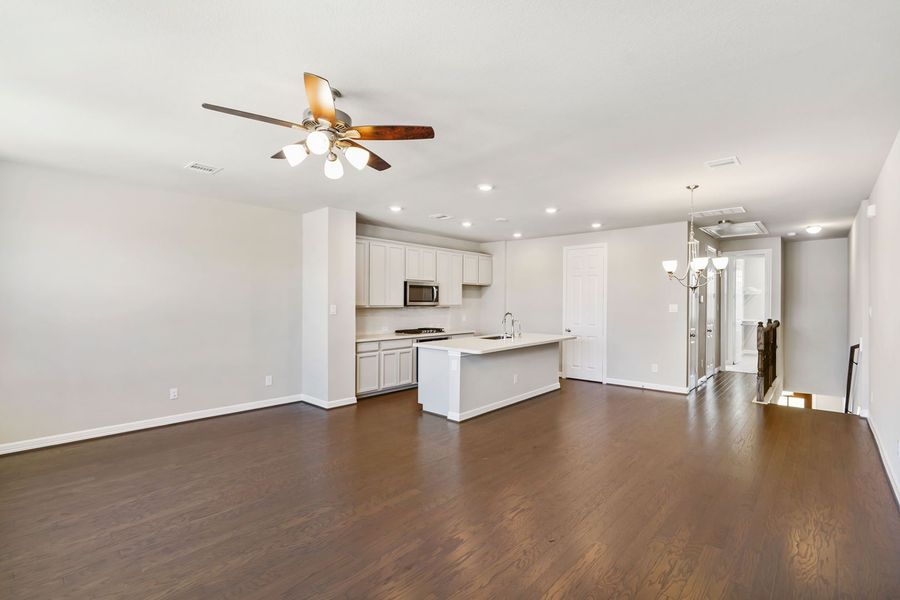 Image 21 of the Lakeshore at Towne Lake Townhomes community in Cypress, TX.